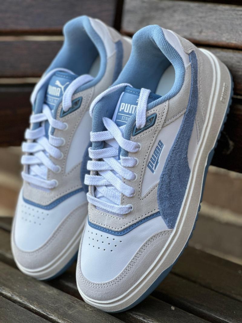 PUMA Doublecourt Sneakers i Hvid med Lyseblå Detaljer