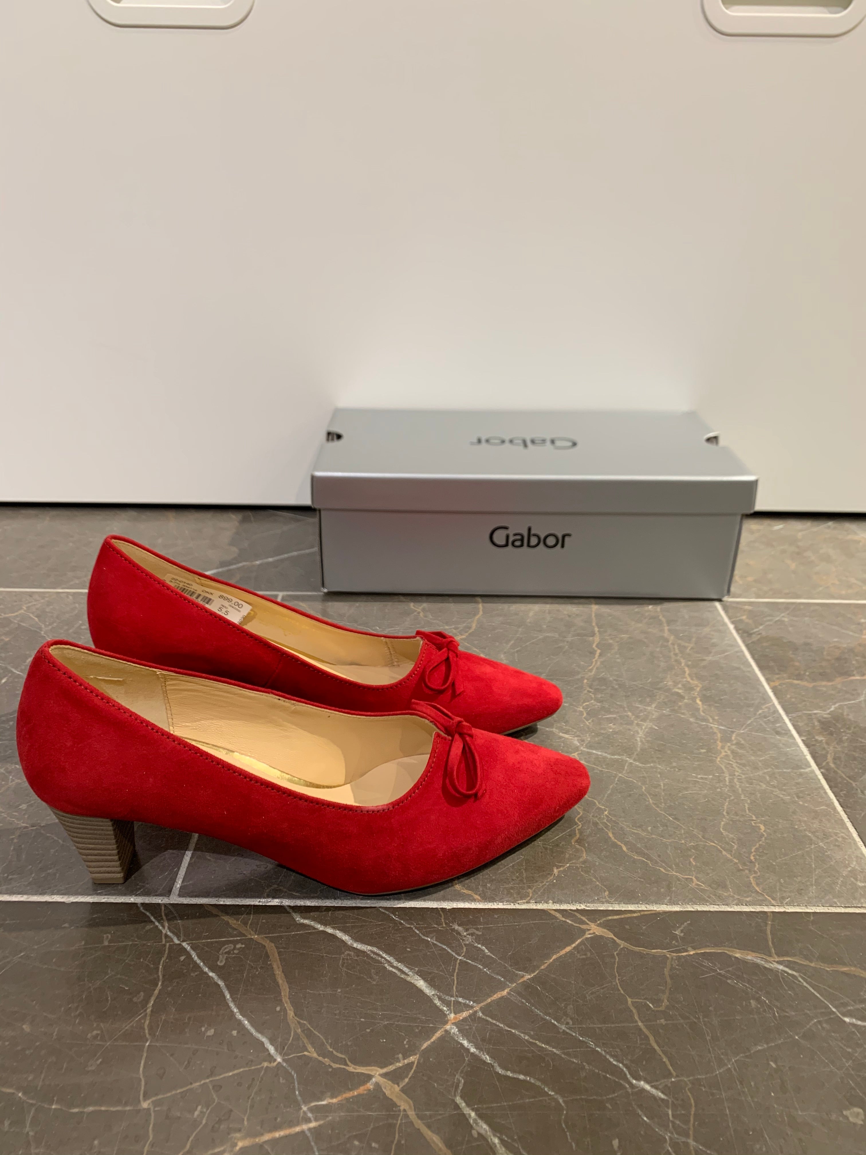 Gabor Pumps 22 0140 i Rød med Sløjfe - Elegant Design