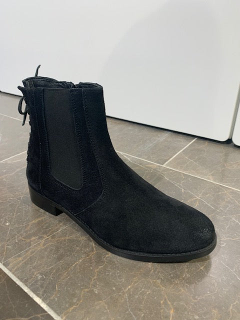 Klassisk Idana Suede Støvle i Sort fra Copenhagen Shoes